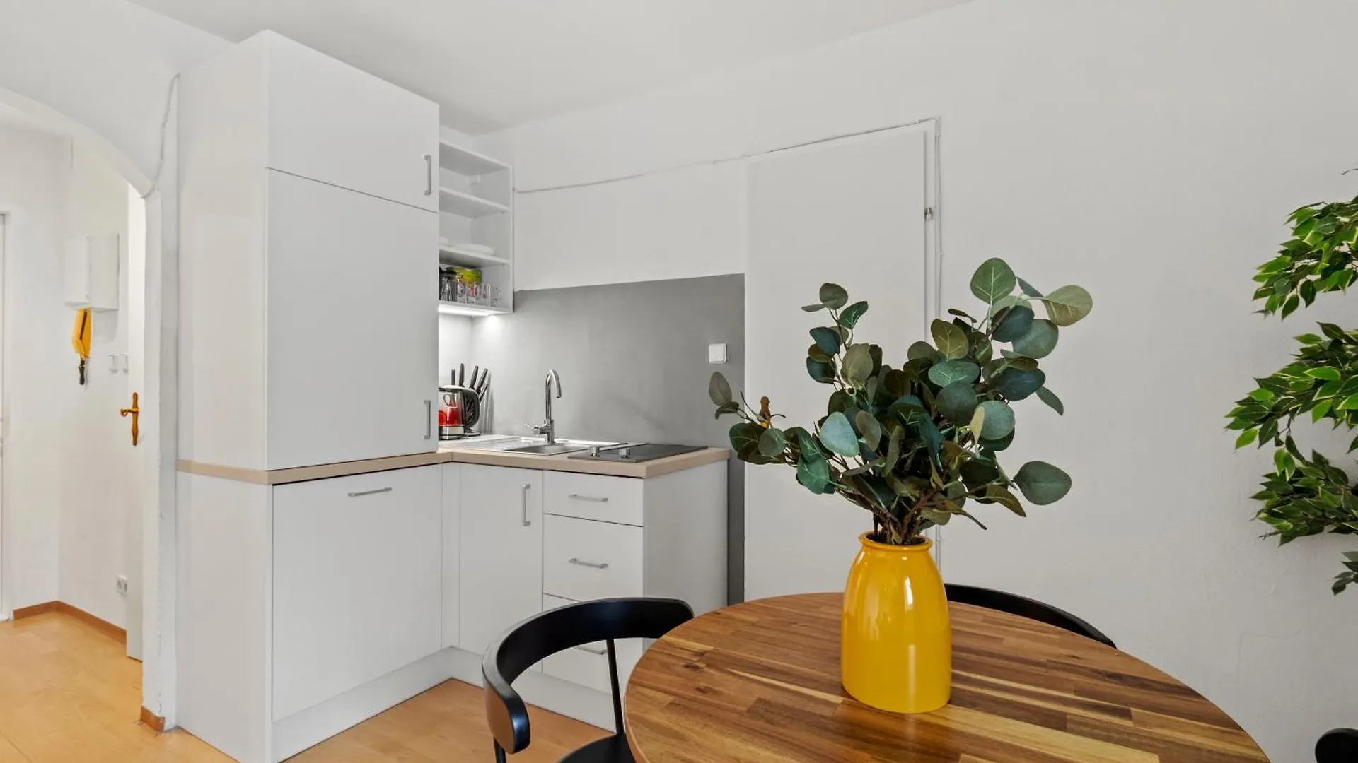 Appartement Perfect Location, 2 Min To Main Station, Long Term Stays Vienne